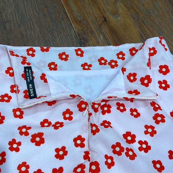 Skirt - Picture 4 of 5